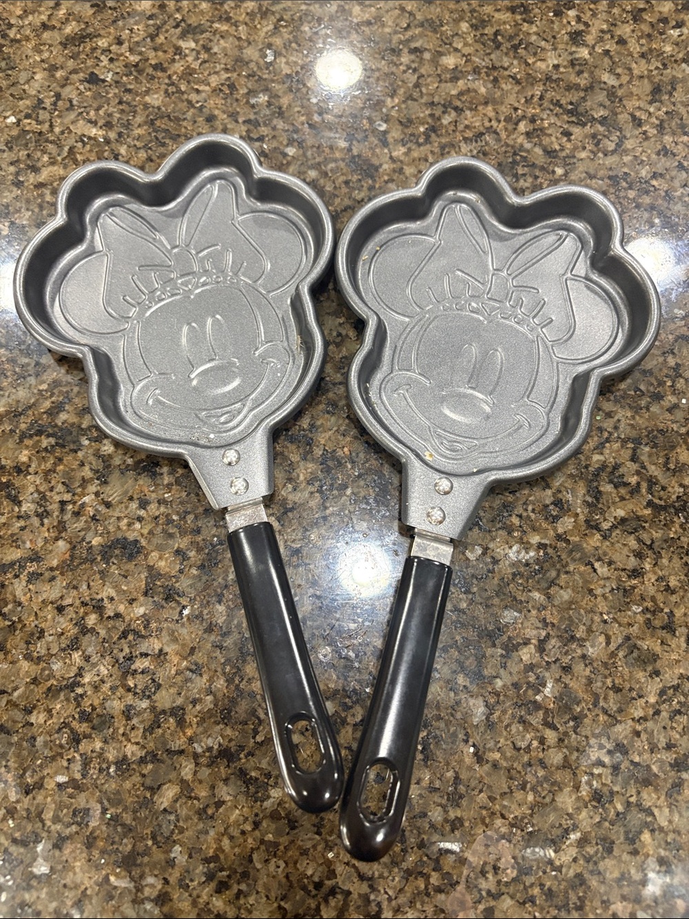 Disney Minnie Mouse Nonstick Egg & Pancake Pans in Silver and Black (Set of 2)